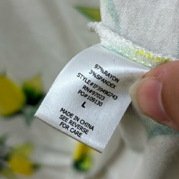 Mic and Jax Lemon Print Soft V-Neck Tank - Picture 6 of 6